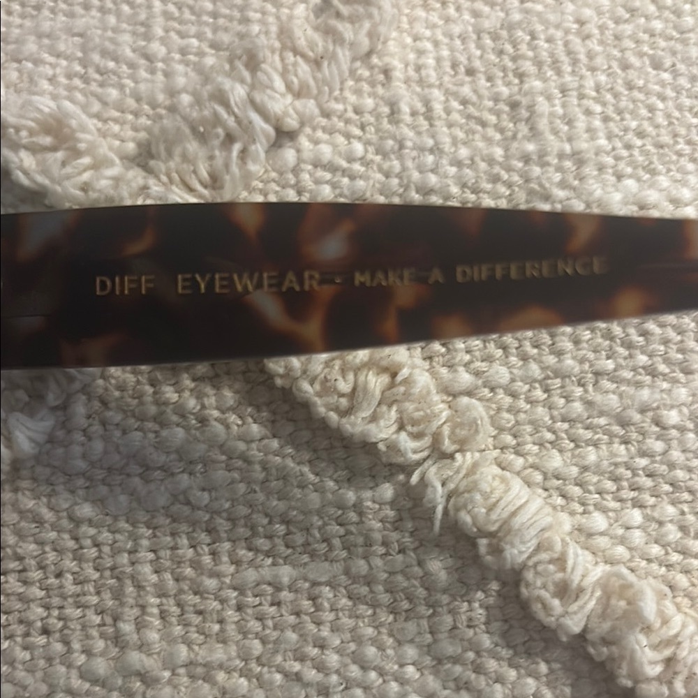 Diff Bella 2 Brown Tortoise Sunglasses - image 3